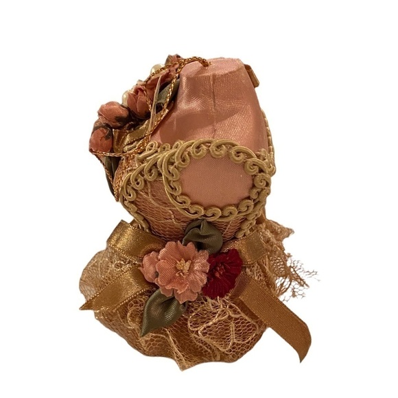 💕Katherine’s Collection Victorian Ballerina Bust Form Ornament - Picture 2 of 7